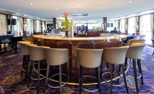 Charles Dickens Lounge 9