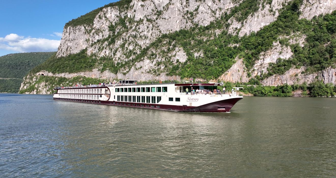 MS Nestroy im Eisernen Tor