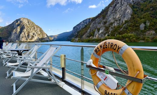 Ms Nestroy Sonnendeck im Eisernen Tor