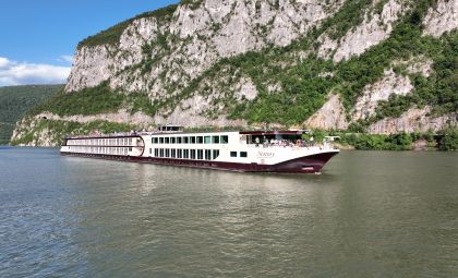 MS Nestroy im Eisernen Tor