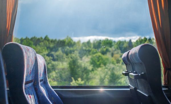 Aussicht aus Reisebusfenster